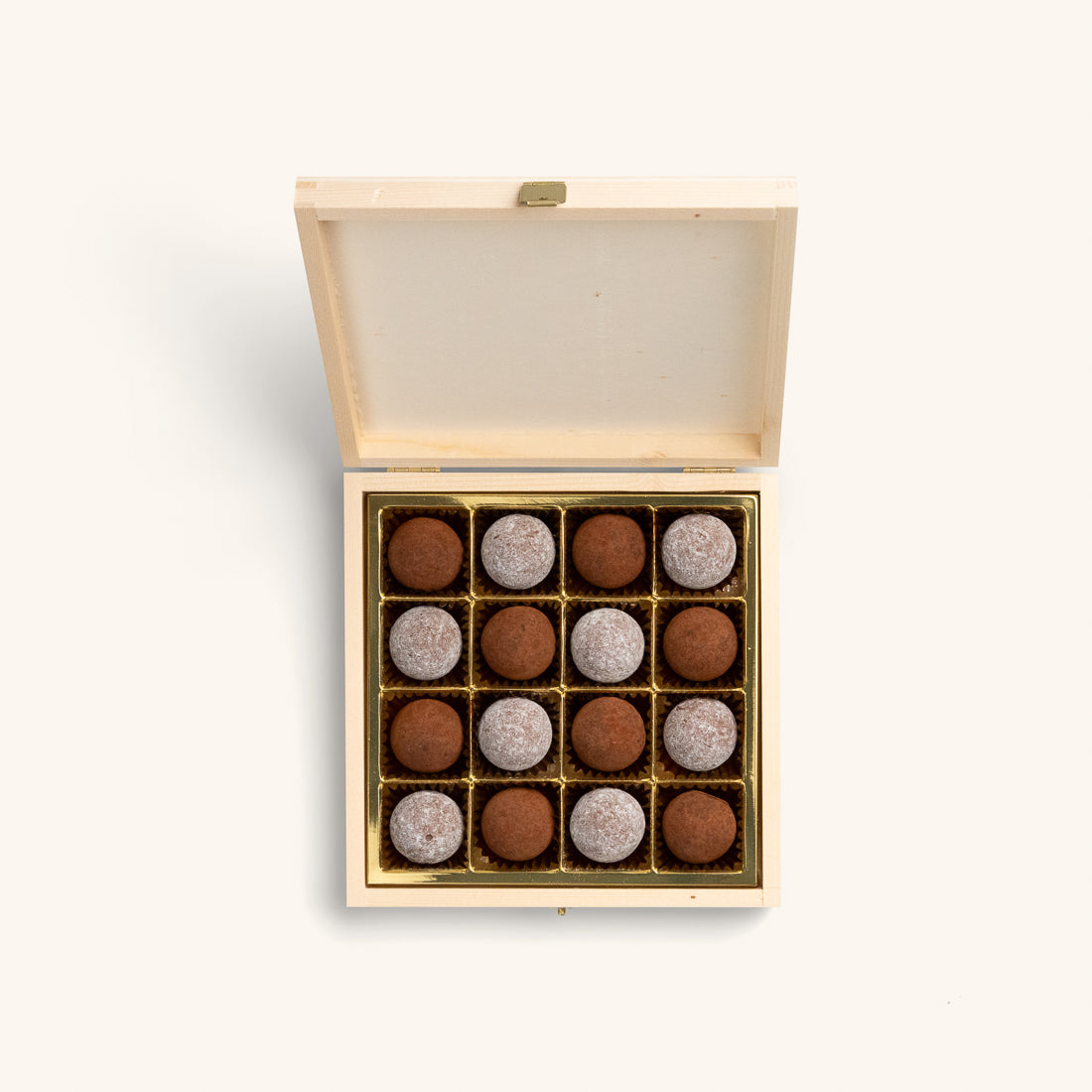 Champagne Truffles - Wooden Box 16 pcs / 200g